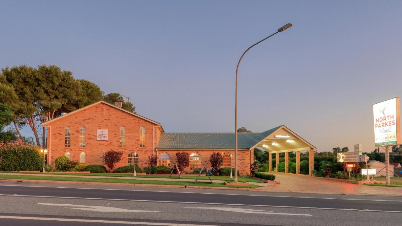 North Parkes Motel Kültér fotó
