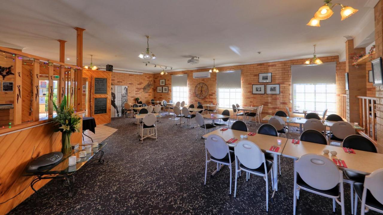 North Parkes Motel Kültér fotó