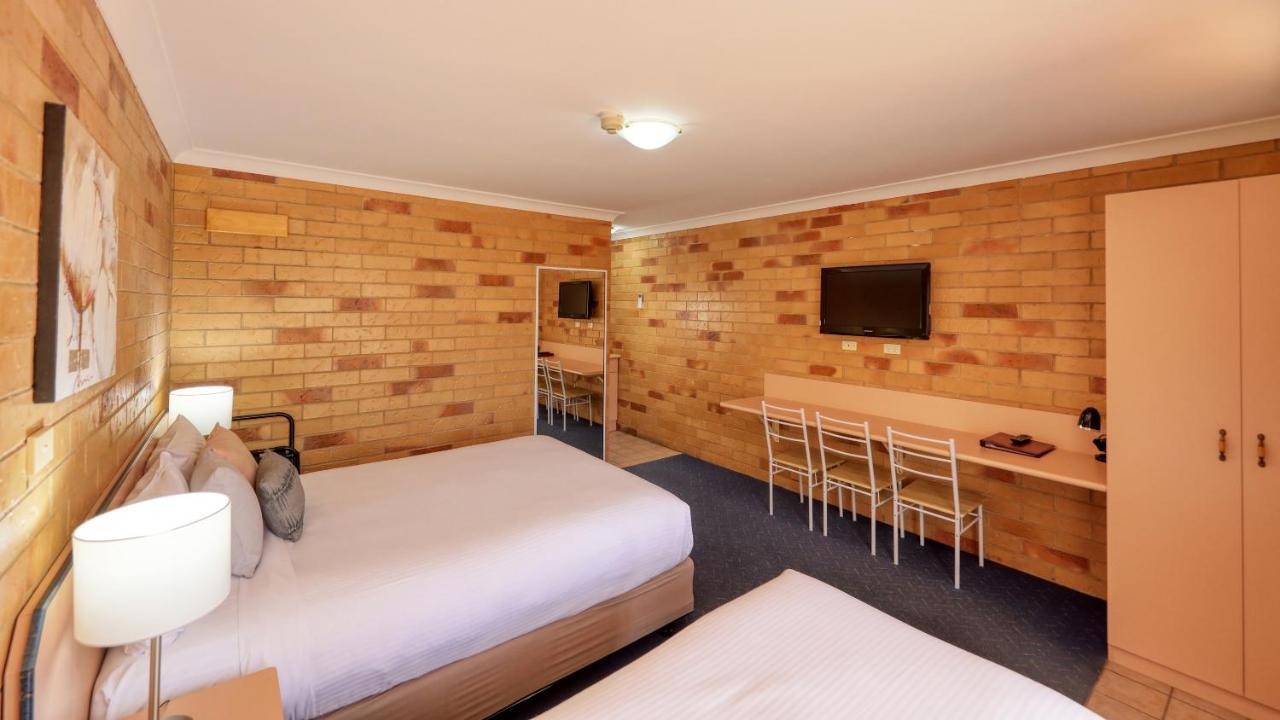 North Parkes Motel Kültér fotó