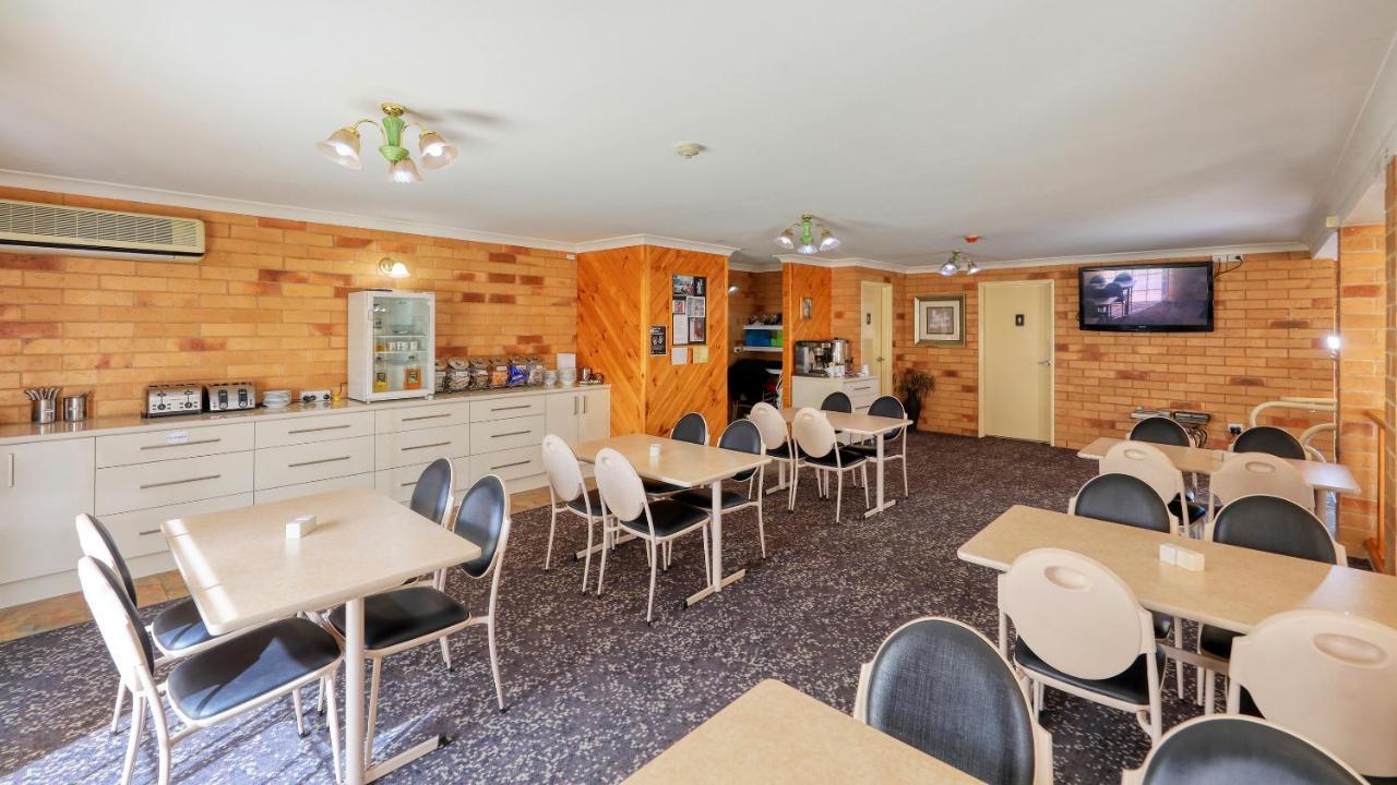 North Parkes Motel Kültér fotó