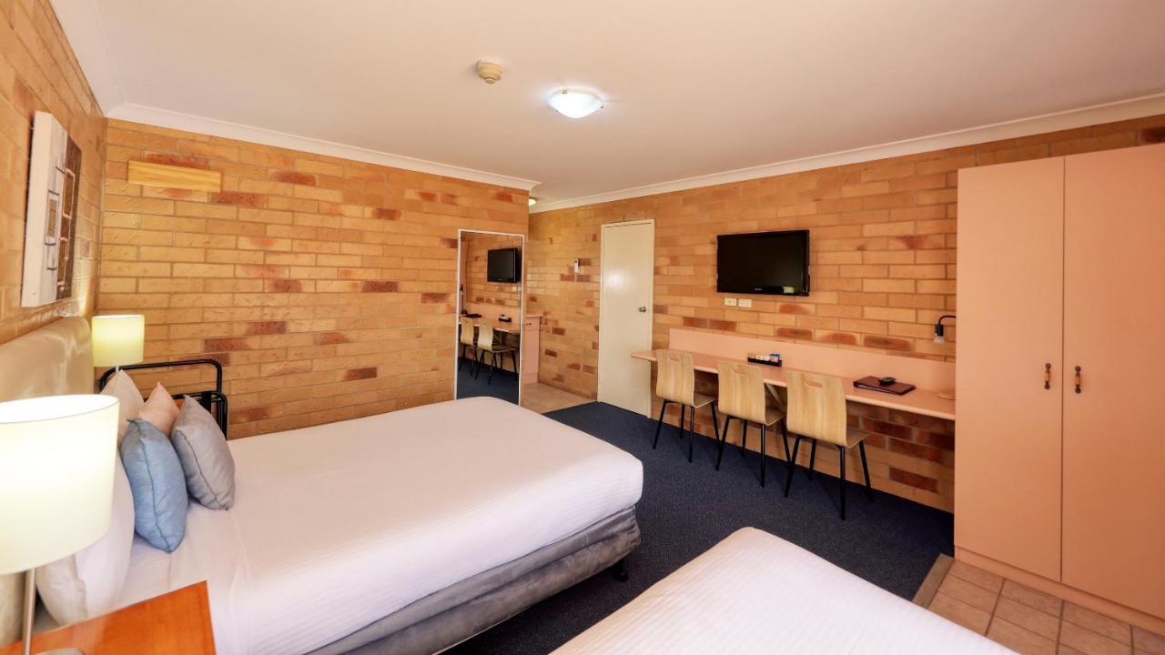 North Parkes Motel Kültér fotó