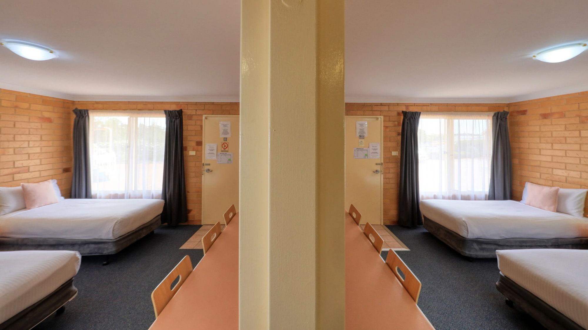 North Parkes Motel Kültér fotó