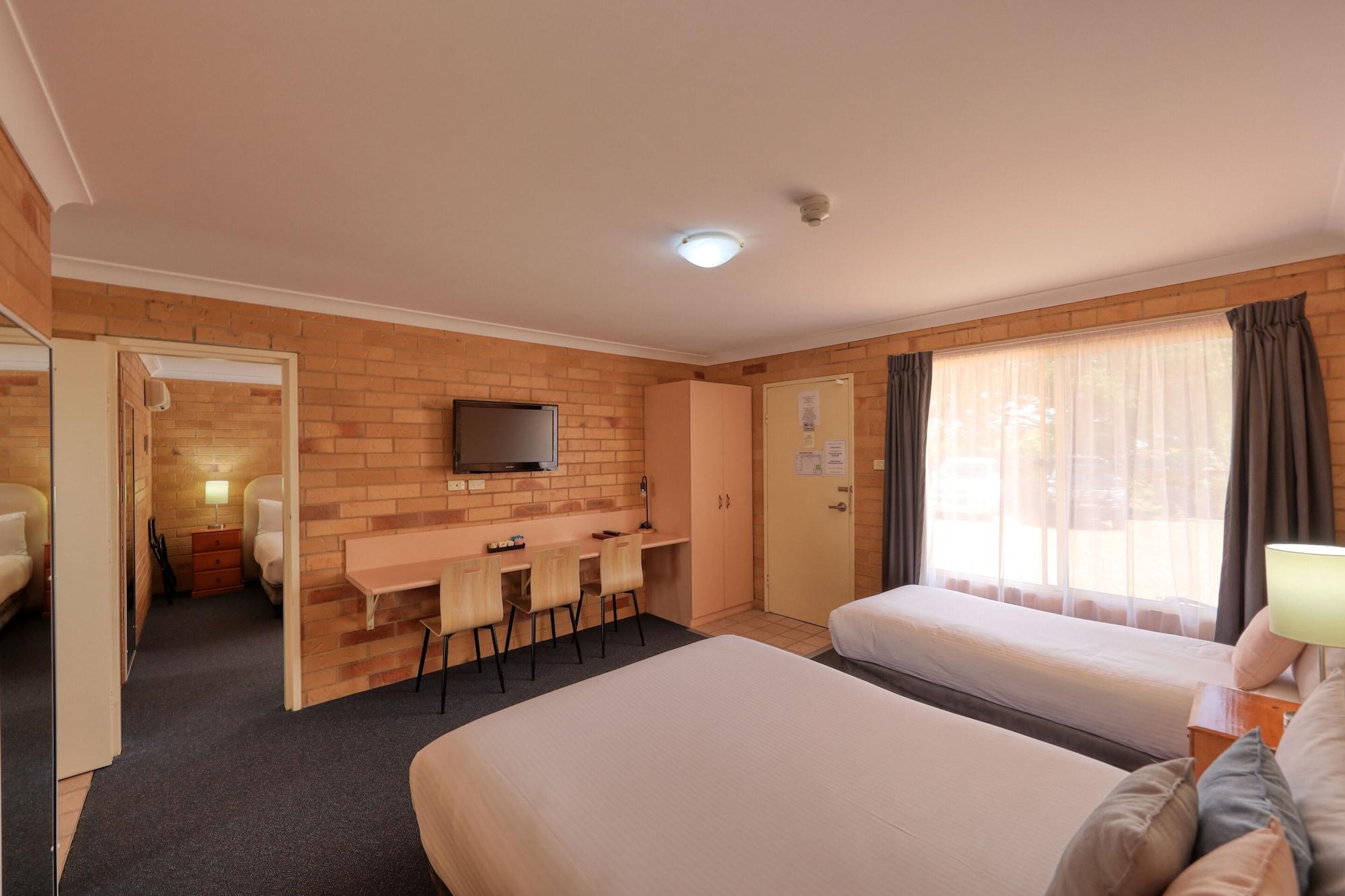 North Parkes Motel Kültér fotó