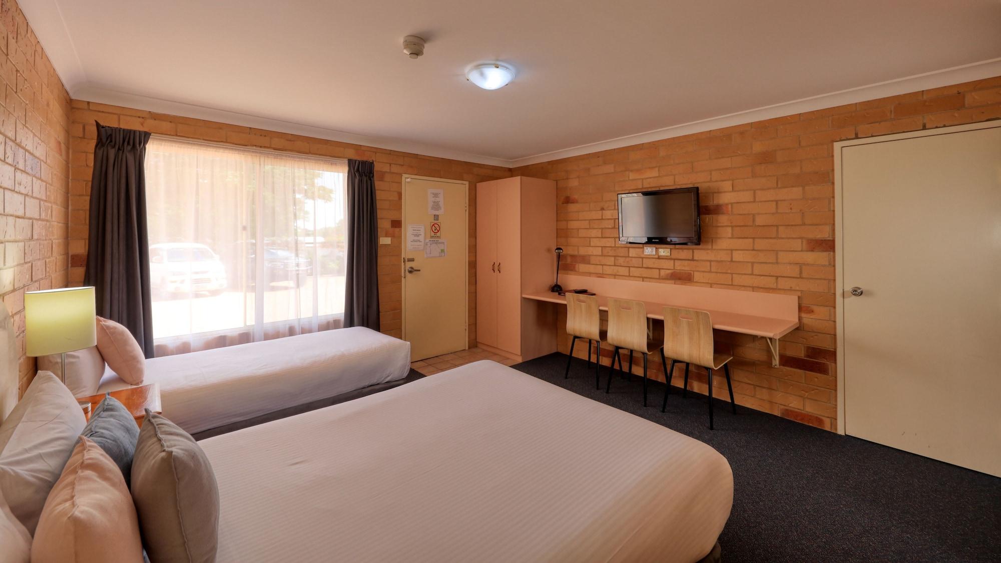 North Parkes Motel Kültér fotó