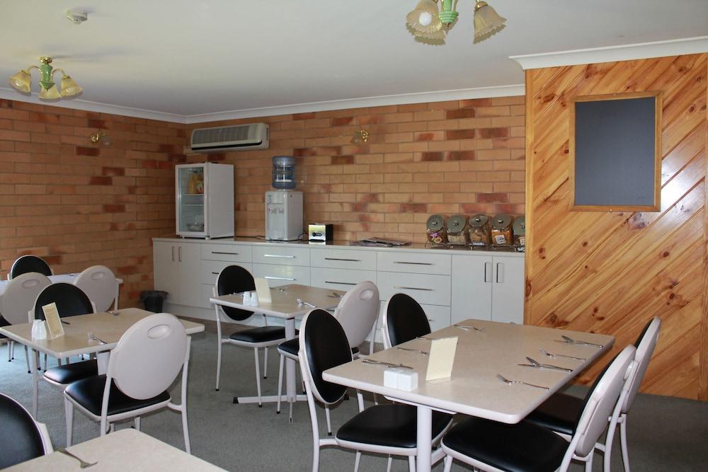North Parkes Motel Kültér fotó